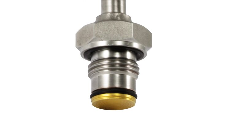 Einschraubgewinde mit einer Goldbeschichtung.